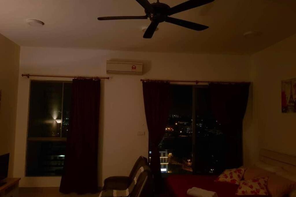 Cosy Studio Netflix Selfcheckin Cyberjaya 1 Appartement Buitenkant foto